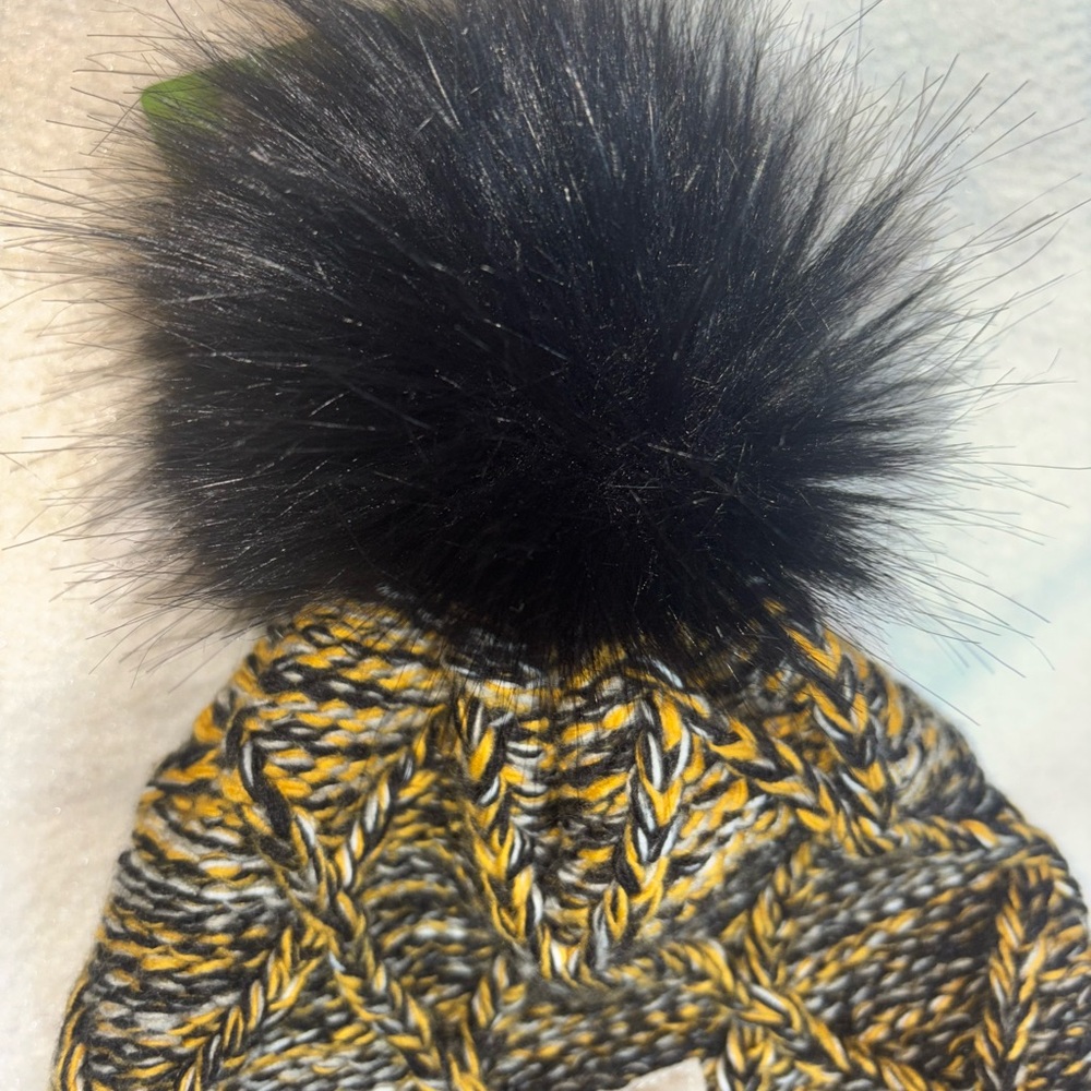 John Deere Black and Yellow Hat - Picture 5 of 7